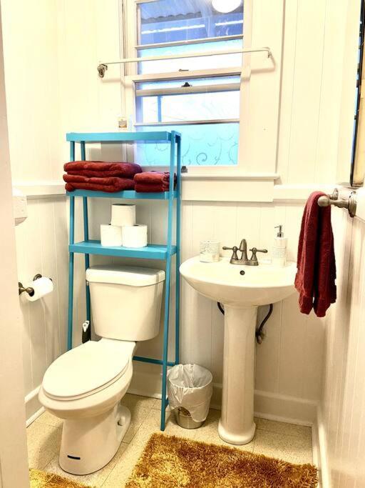 Your Hilo Homebase - Lovely 3 Bedroom In Heart Of Hilo With Ac! Extérieur photo