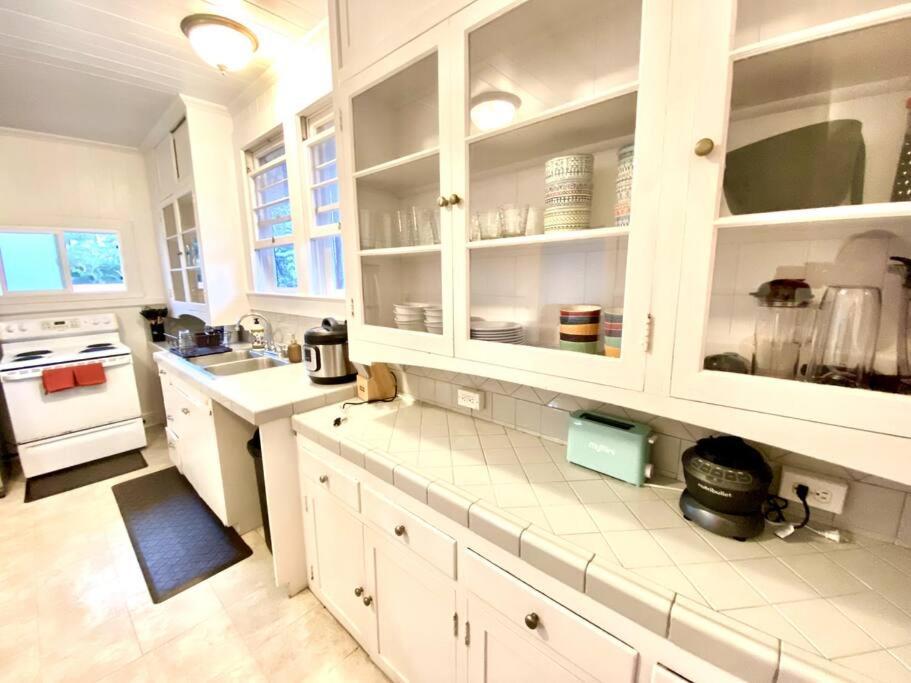 Your Hilo Homebase - Lovely 3 Bedroom In Heart Of Hilo With Ac! Extérieur photo
